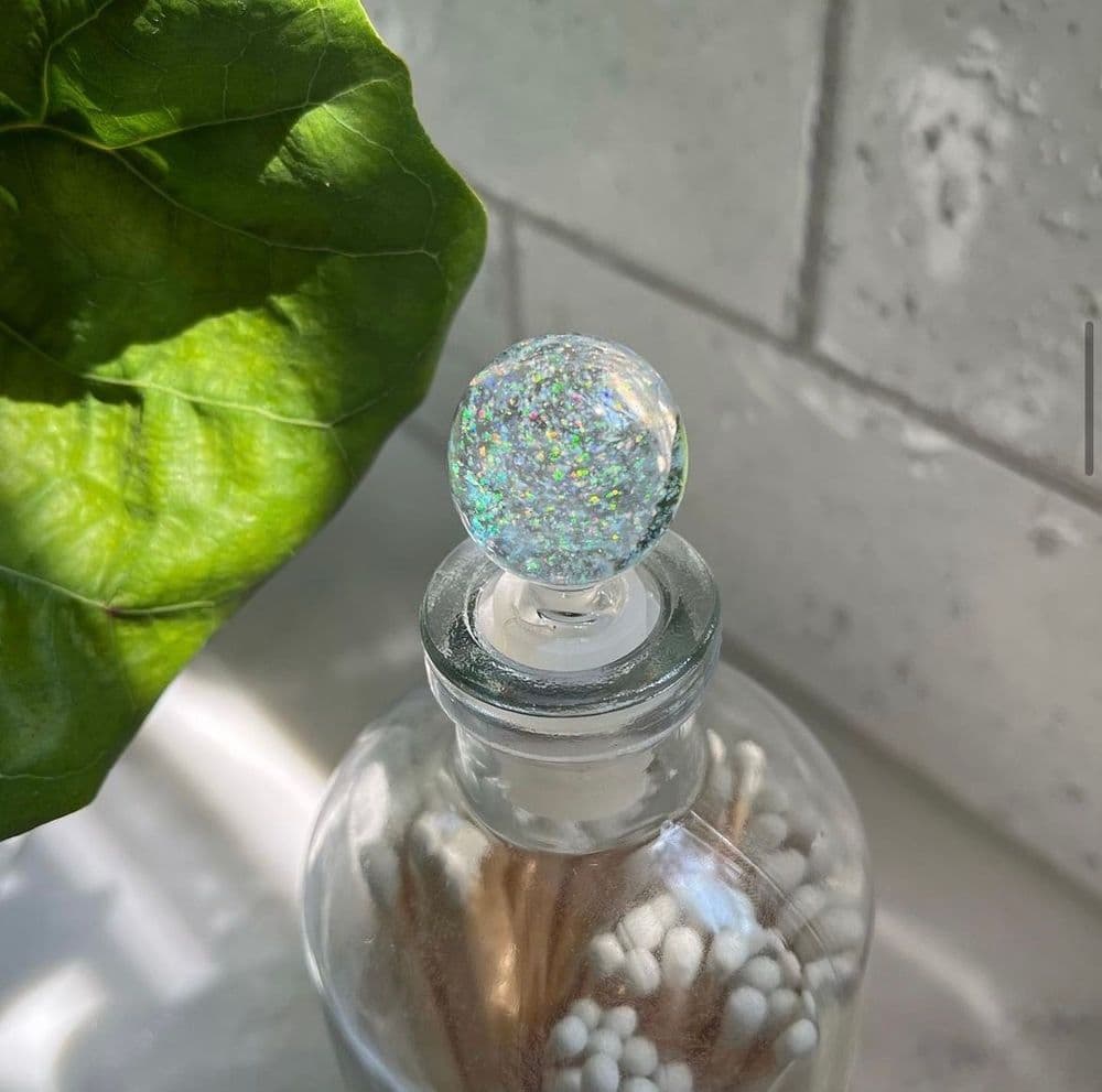 Glass opal bottle stopper